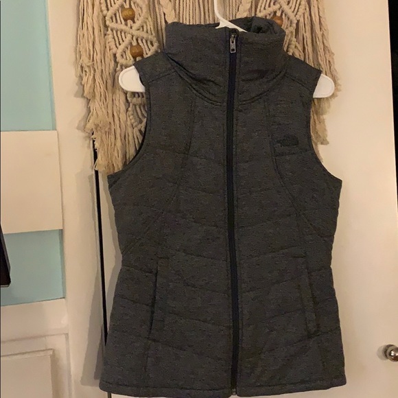 Women’s size M North Face vest in grey - Picture 1 of 2